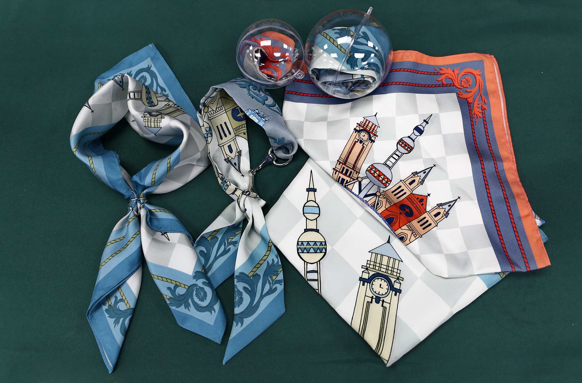 最佳实用奖(二等奖)《城市之间》方巾饰品_副本.jpg 最佳实用奖(二等奖)《城市之间》方巾饰品_副本.jpg