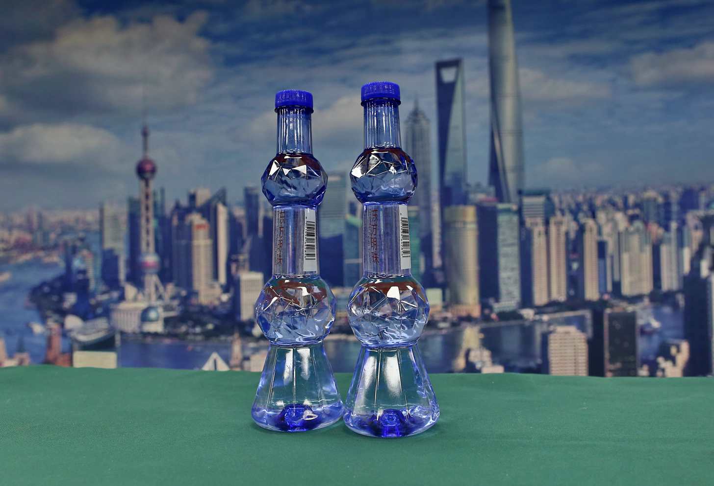 明珠饮用水,获奖企业:上海东方明珠广播电视塔有限公司_副本.jpg 明珠饮用水,获奖企业:上海东方明珠广播电视塔有限公司_副本.jpg